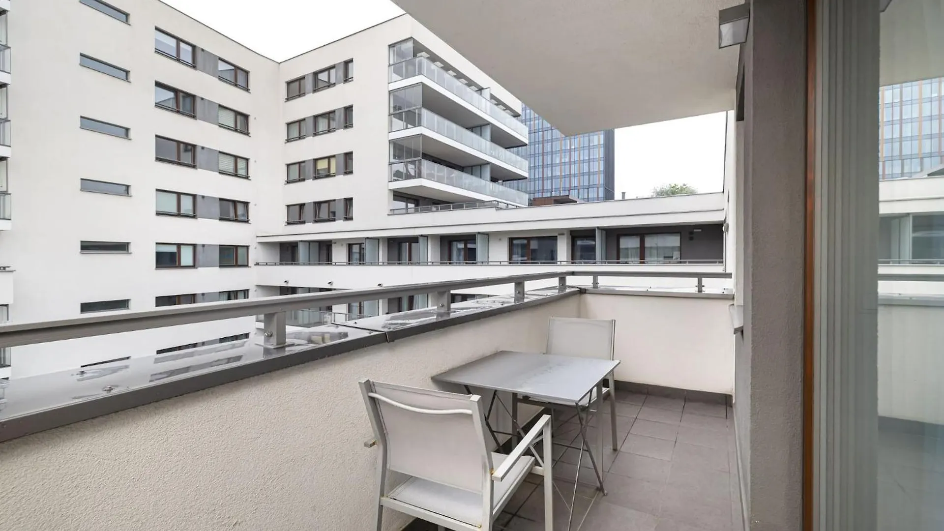 Rent Like Home - Burakowska 16B Warschau Apartment